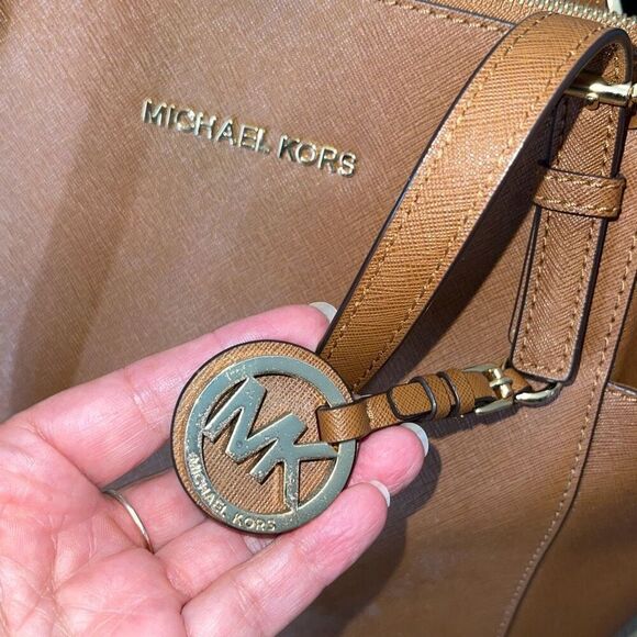 Michael Kors Womens Jet Set Zip Saffiano Leather Tote Shoulder Bag Brown Medium - Picture 6 of 12